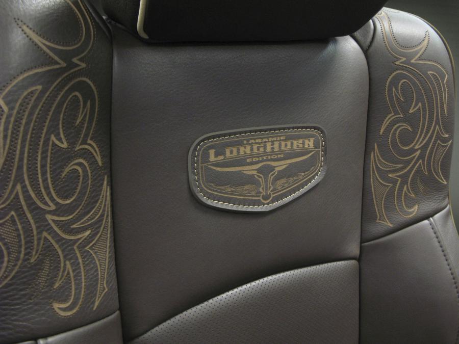  Dodge Ram 1500 Laramie Longhorn Crew Cab 2010 года  (фото 12 из 24)